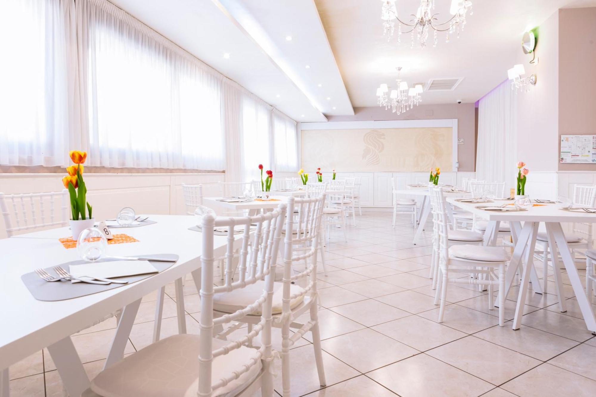 Hotel Leon - Ristorante Al Cavallino Rosso San Giovanni Rotondo Exterior foto